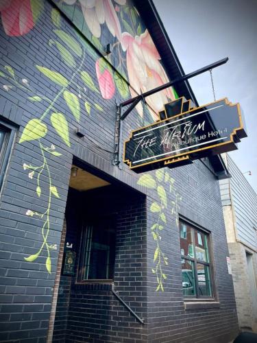 Perryville Hotel | The Atrium - A Boutique Hotel - Suite 16