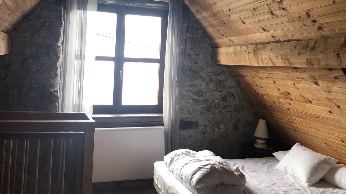 Erce House | The atypical barn in the heart of the Pyrenees