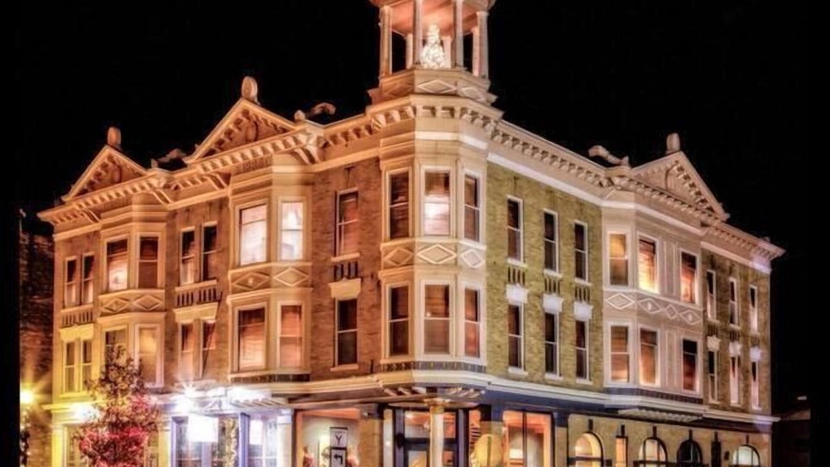 Mayville Hotel | The Audubon Hotel and Event Venue