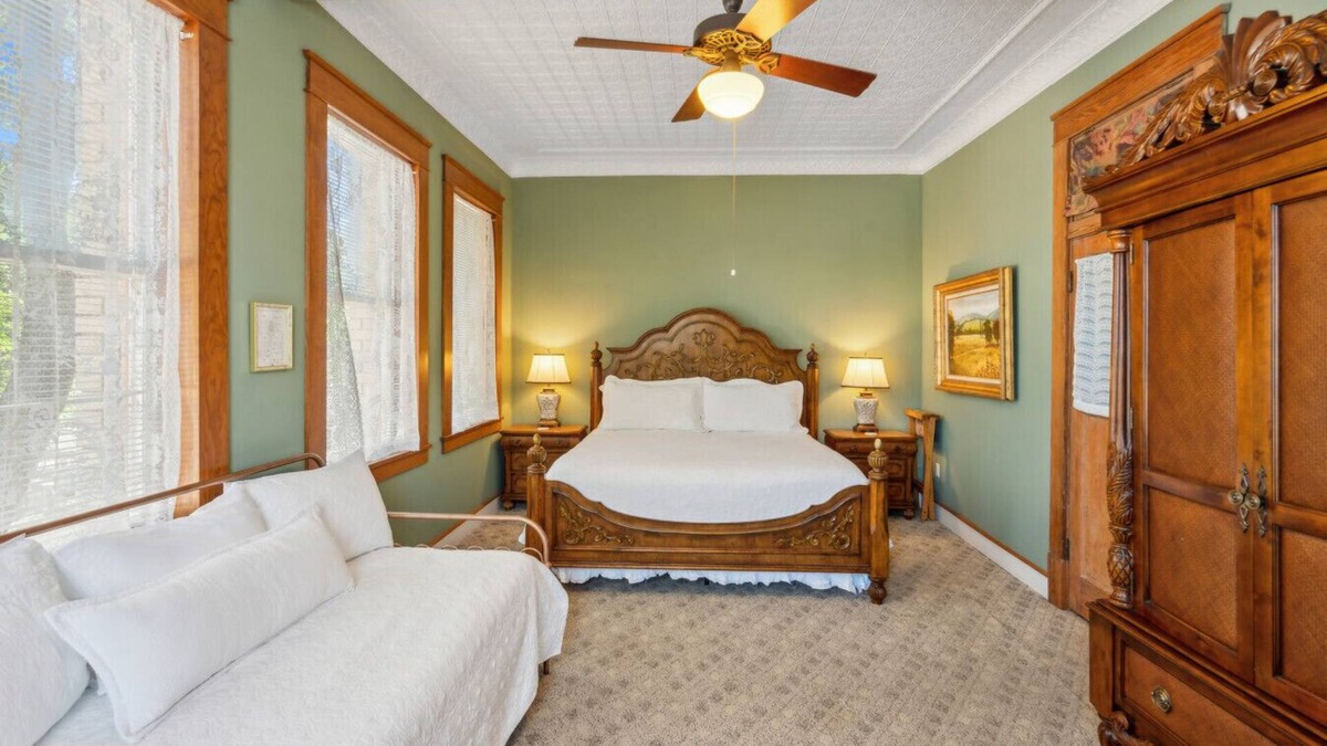 Eastland Hotel | The Austin Room at The Eastland Historic Hotel