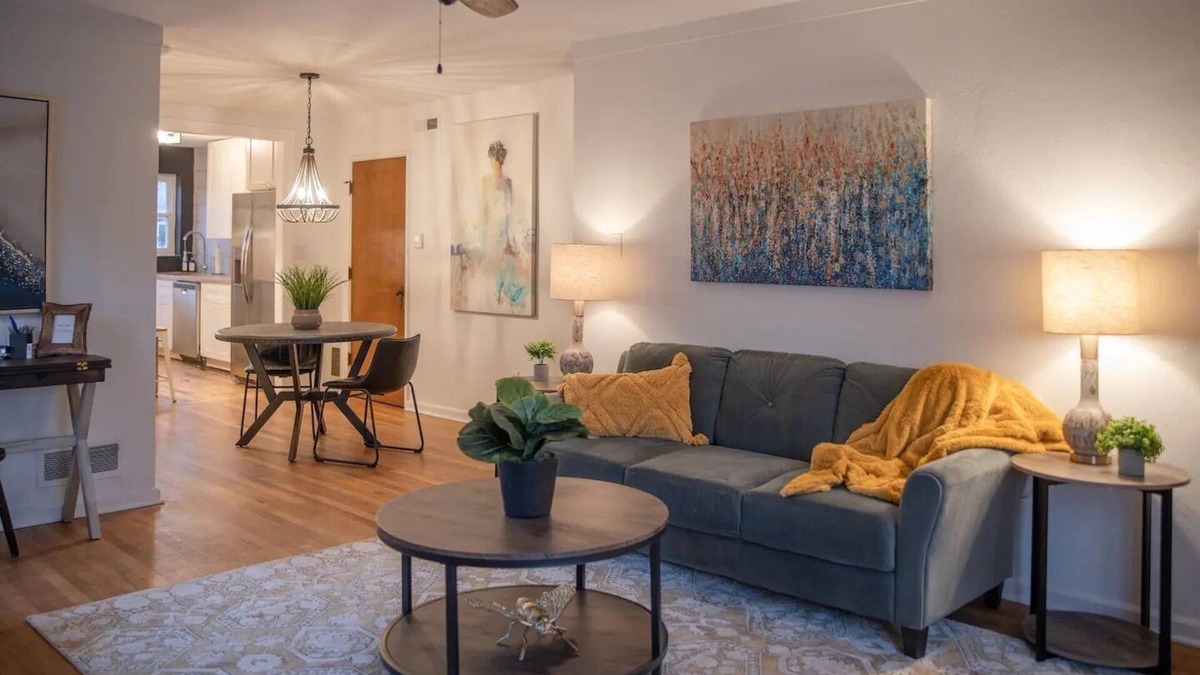 Grandview Heights House | The Avalon (D)- King Bed- Hot Tub- Near OSU