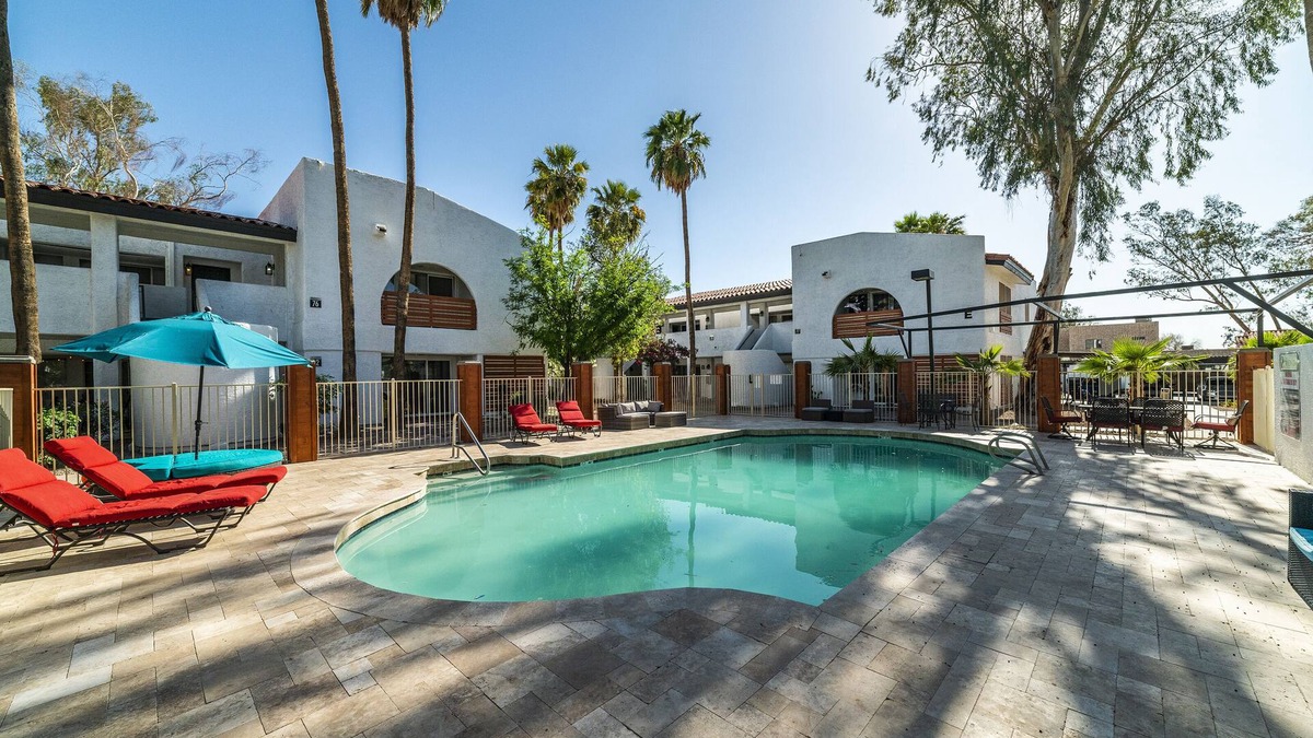 Casa Grande Apartment | The Avenida Condominiums