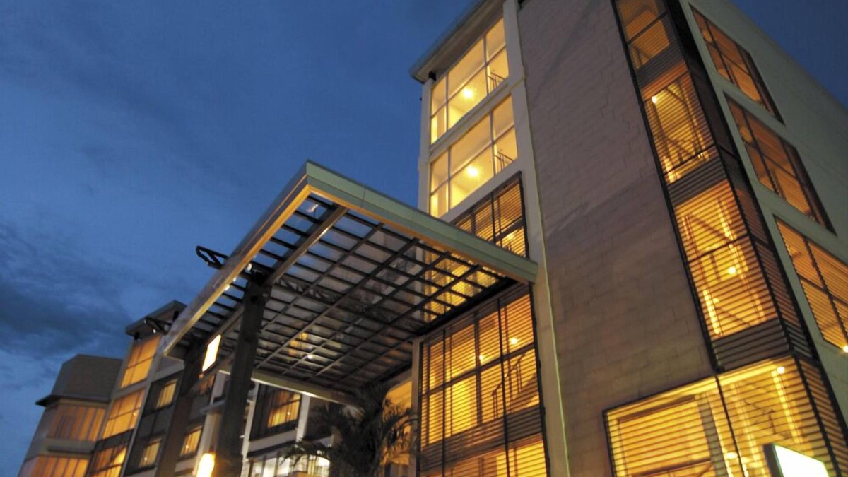 Naga Hotel | The Avenue Plaza Hotel