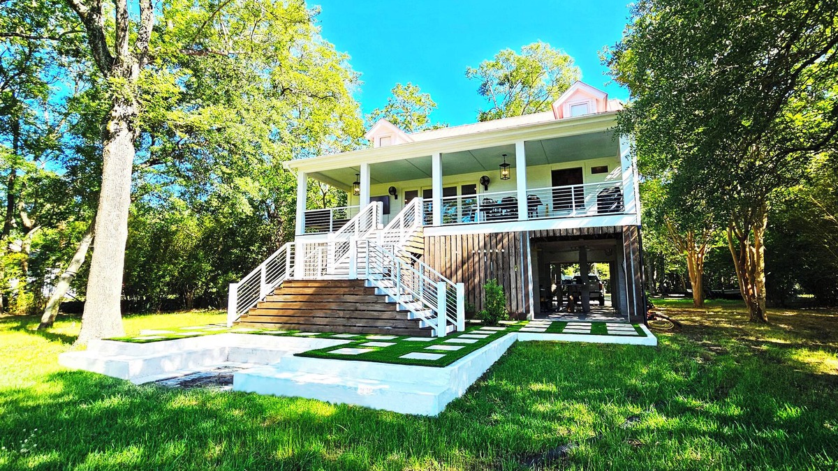 Johns Island Cottage | The Awaysis - Charleston Waterfront 10min to Kiawah beaches 20min to downtown.