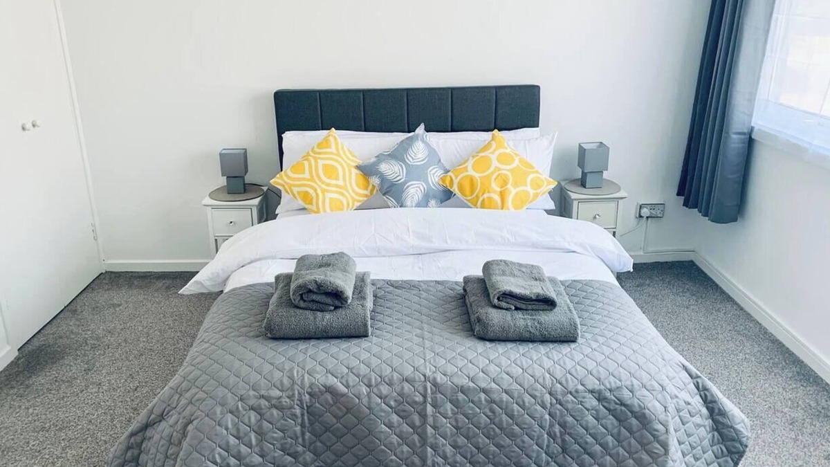 Aylesbury Apartment | The Aylesbury Apartment | Contractors & Holidays