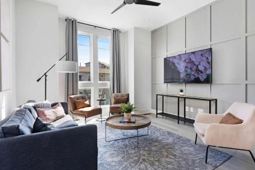 East Nashville House | The Azalea - Walk to Dining & Nightlife, Rooftop!