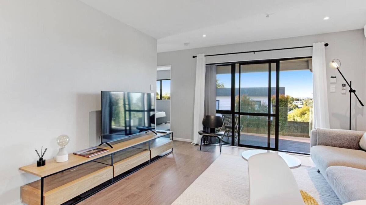 Hillcrest House | The Base Guest Suite with Wi-Fi and Deck