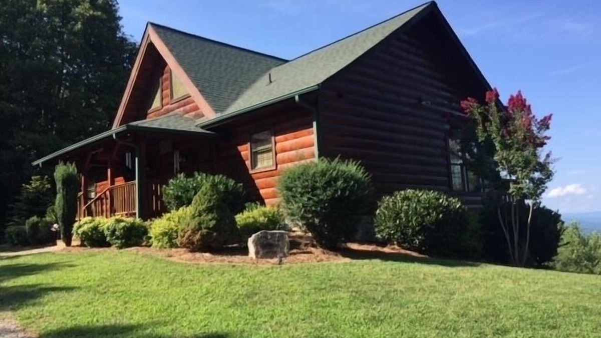 Boomer Cabin | The B's Hive, 3 BR+Loft, 3-1/2 BA, Pool Table, Views