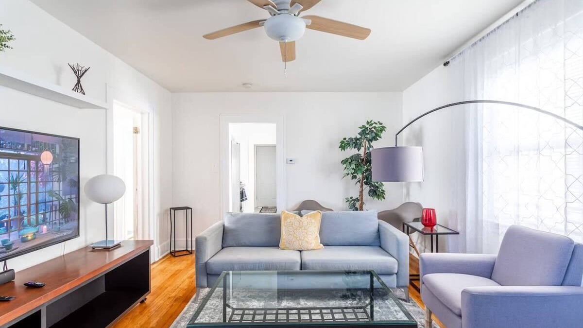 Brooklawn - St. Vincent Apartment | The B&W Haven: Stylish 3BR Escape with Private Office by LI Ferry