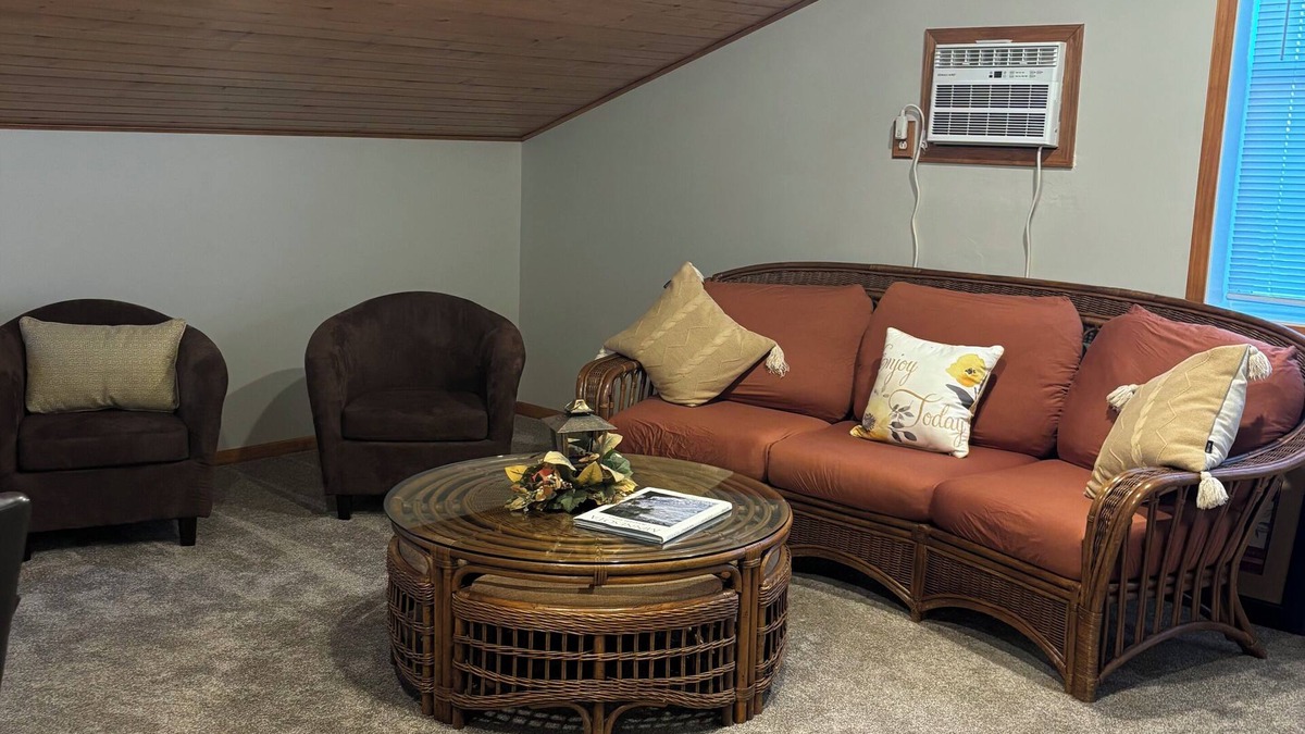 Cambridge Apartment | The Back Lot Loft – downtown Cambridge, MN