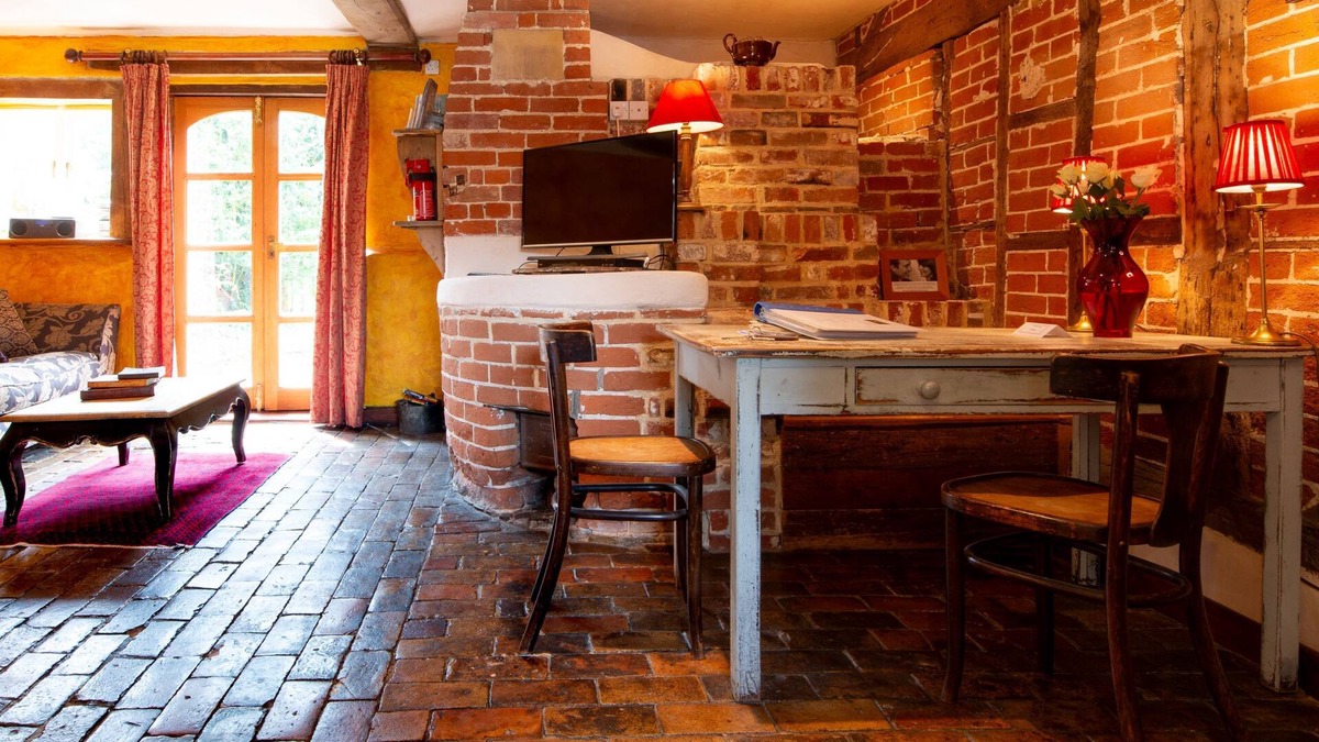 Sudbury Cottage | The Bakery – The honeymooners favourite, romance and character in the countryside.