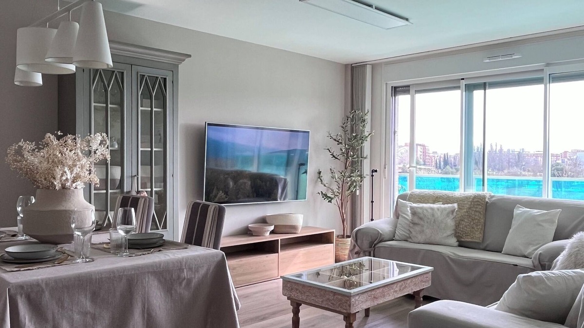 Barrio de Jesus Apartment | The Balcony of Ebro (parking option)