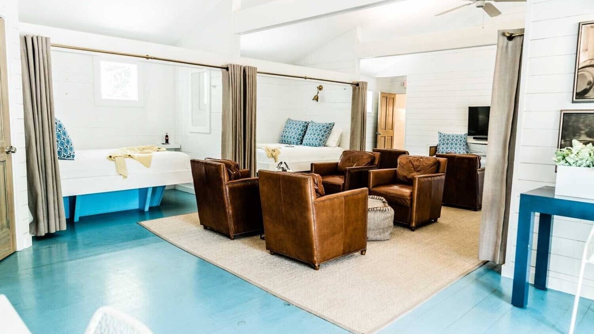 Fairhope Apartment | The Balcony Suite