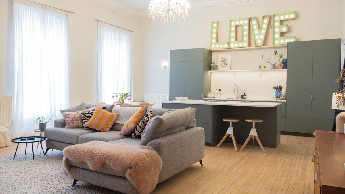 Lichfield Apartment | The Ballroom. Recently renovated huge 2 Bed, city centre.