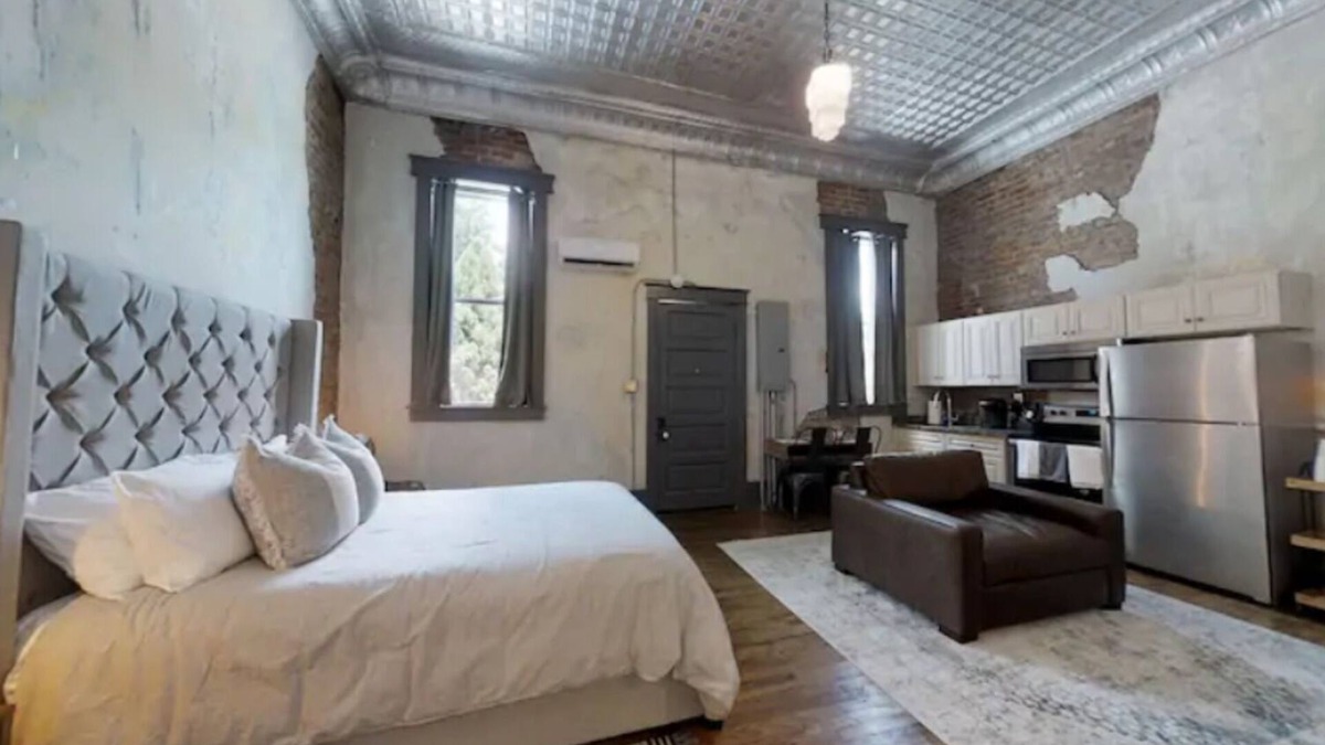 New Market Apartment | THE BANK - TELLERS QUARTERS (UNQUIE EXPERIENCE)