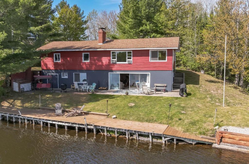 Onaway House | The Banks - Secluded WATERFRONT gem! Kayaks and Canoes included! home