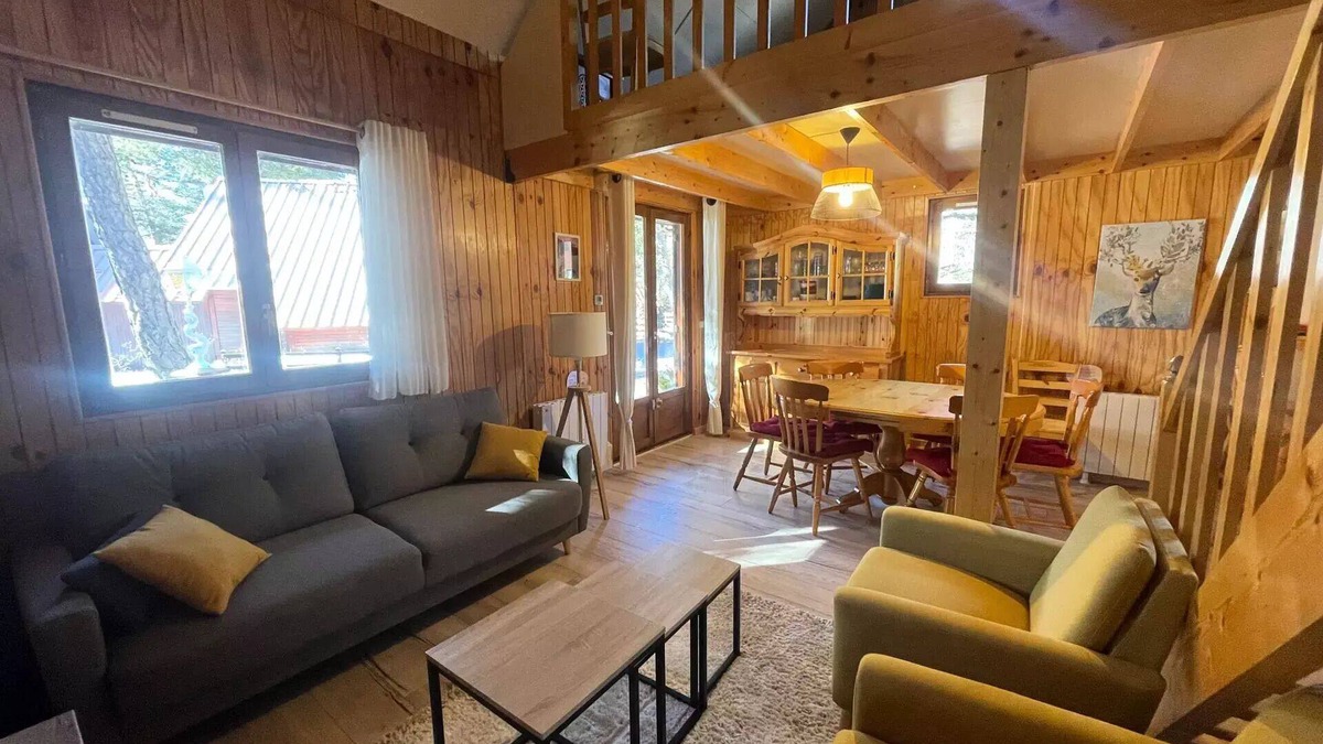 Barcelonnette Ski Chalet | The Barce Chalets - Chalets for 8 People