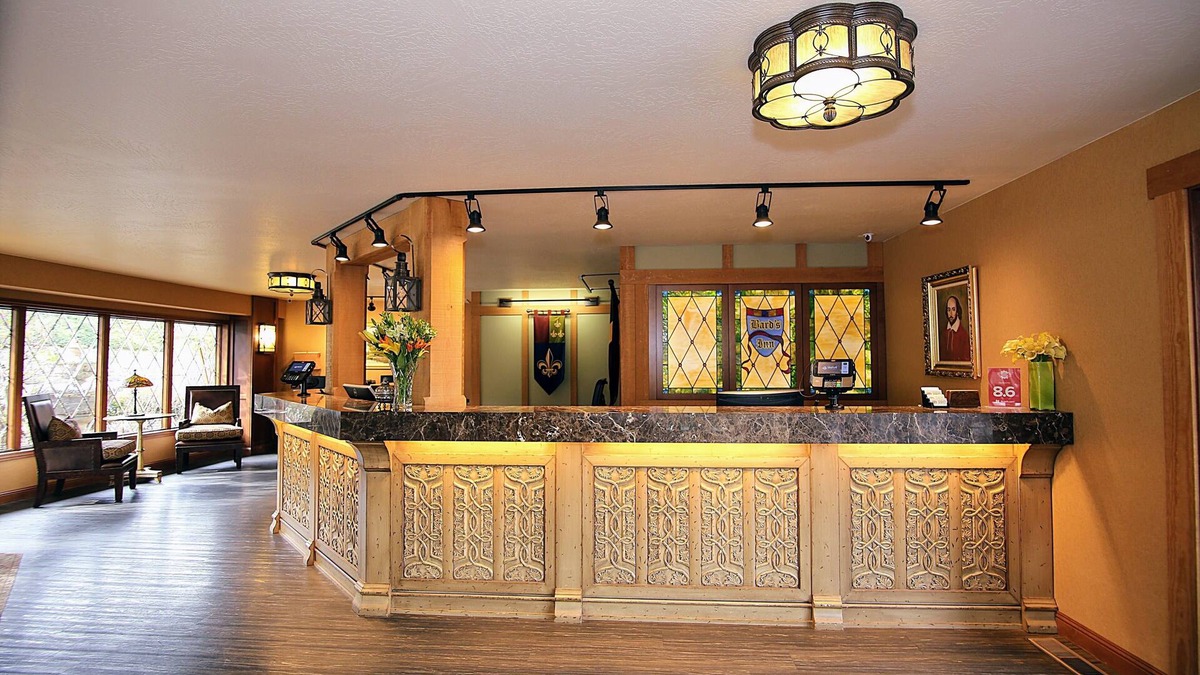 Historic Downtown District Hotel | The Bard's Inn, BW Signature Collection by Best Western