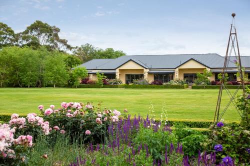 Ob Flat Cabin | The Barn Accommodation