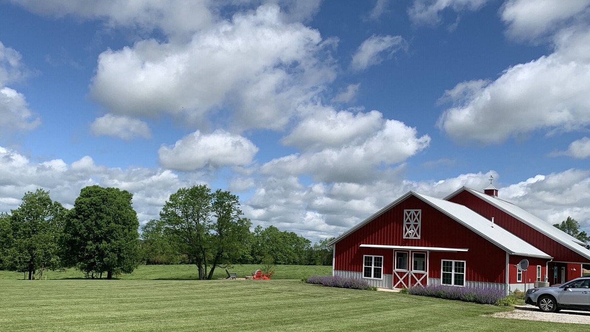Paris Other | The Barn at Deva's Farm: Haute Blue Grass - Chill Retreat in the countryside