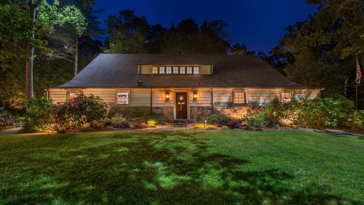 Lakemont House | The Barn at Lake Rabun-A place to Gather w/Family&Friends, - Rent & Relax!