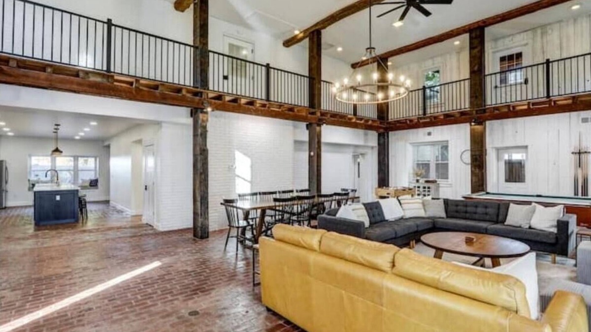Witmer House | The Barn at Legacy Manor