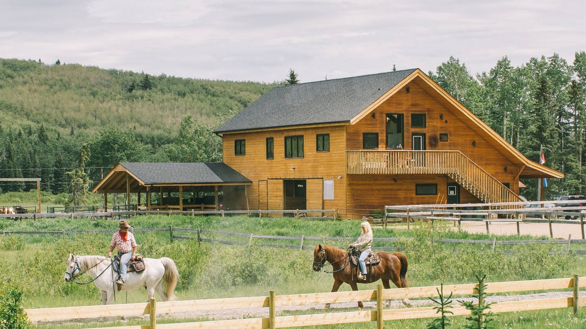 Bragg Creek House | "The Barn" at M&M Ranch - Bragg Creek, Alberta, Canada