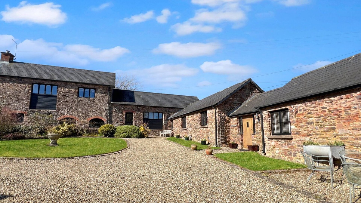 Brushford House | The Barn at Rainsbury House, Upton