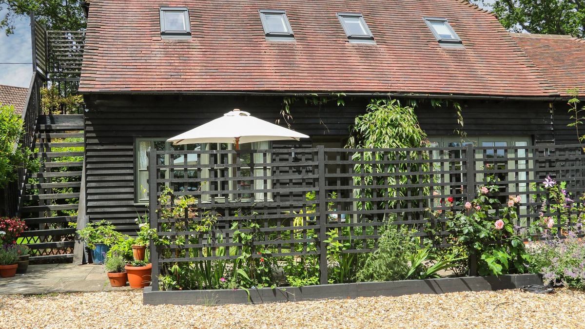 Five Oak Green House | THE BARN AT SANDHOLE COTTAGE, pet friendly in Royal Tunbridge Wells