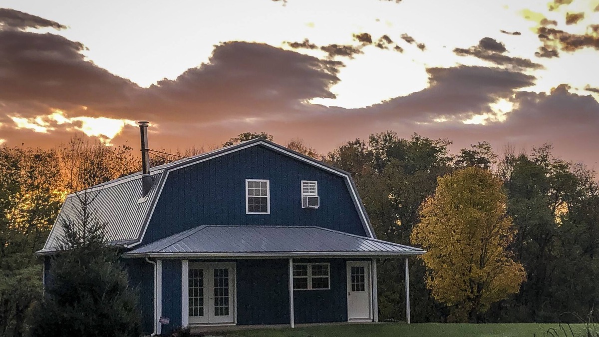 Blissfield House | "The Barn at Sunset Lane" - Spacious 4BR Home on 16 Acres