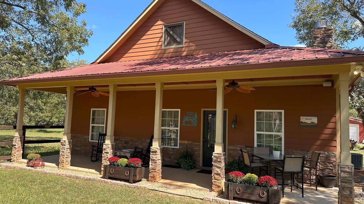 Leesburg House | The Barn at The Horse Motel