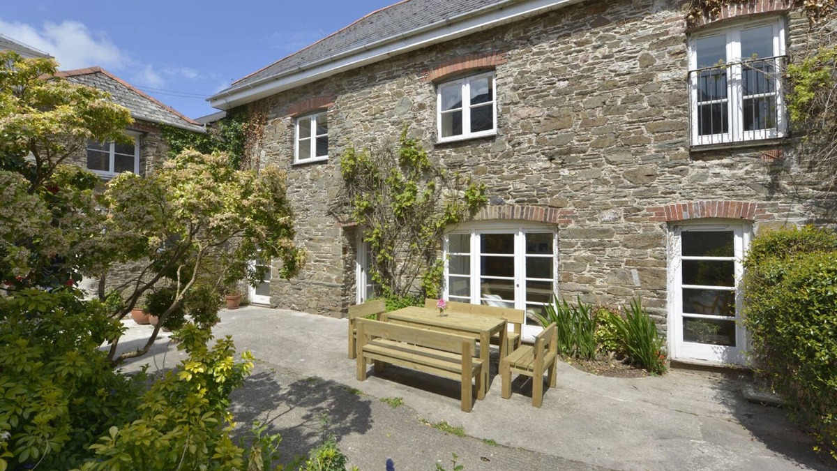Kingsbridge Cottage | THE BARN, family friendly, luxury holiday cottage in Aveton Gifford