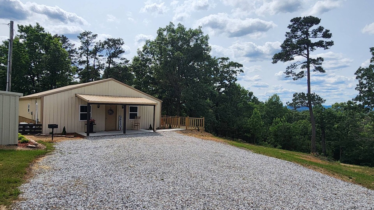 Bonnerdale Cabin | The Barn in Kirby AR