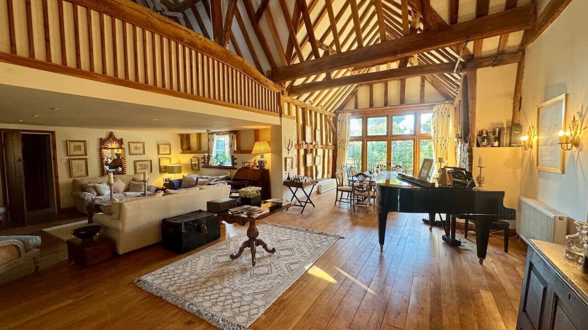 Henley-on-Thames House | The Barn in the Chilterns