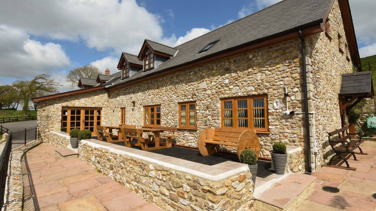 Colyton Cottage | THE BARN, pet friendly, luxury holiday cottage in Southleigh