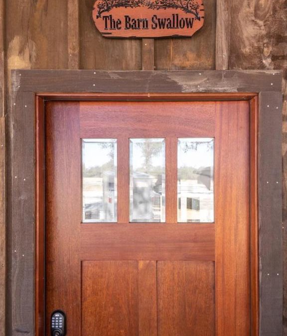 Elm Mott Ski Chalet | The Barn Swallow Cabin 15MIN to Magnolia Baylor