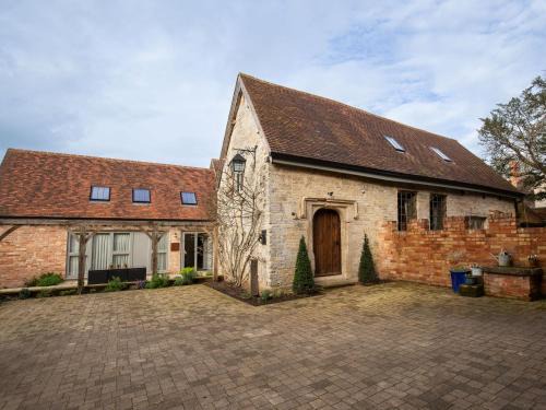 Priors Marston House | The Barns at Holy Well