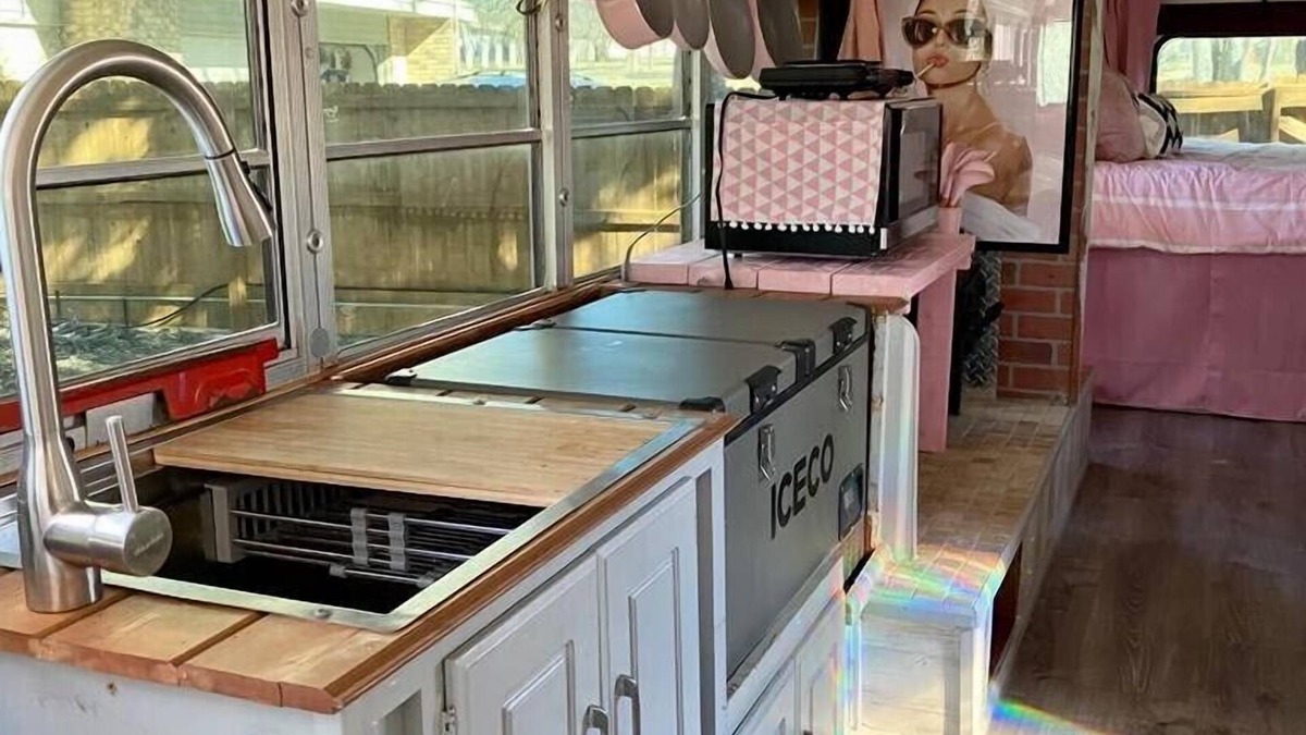 Helotes Apartment | The Basic B: School Bus Tiny Home!