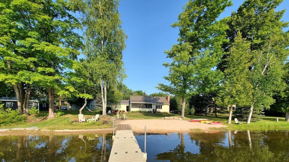 Elk Rapids Cabin | The Bass Bay Getaway - LAKEFRONT & GORGEOUS!
