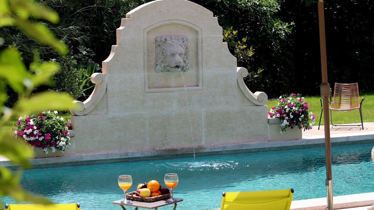 Maussane House | The bastide des cyprés; The loft a cocoon of luxury for lovers in Provence