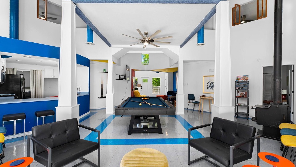 Seguin House | ❤ The Bauhaus Getaway ❤ Unplug by the Creek/Family Fun & Fishing