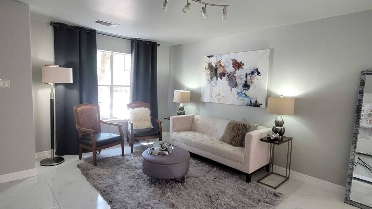 San Antonio House | The Baxter Station is your next stop!