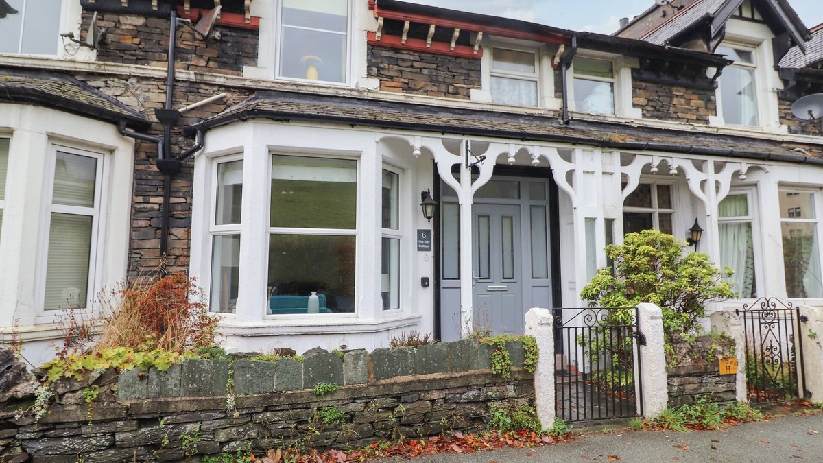 Waterhead Cottage | THE BAY COTTAGE, pet friendly, character holiday cottage in Ambleside
