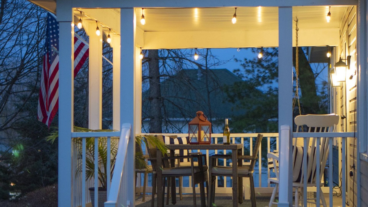 Williams Bay House | The Bay House - one block from Geneva Lake