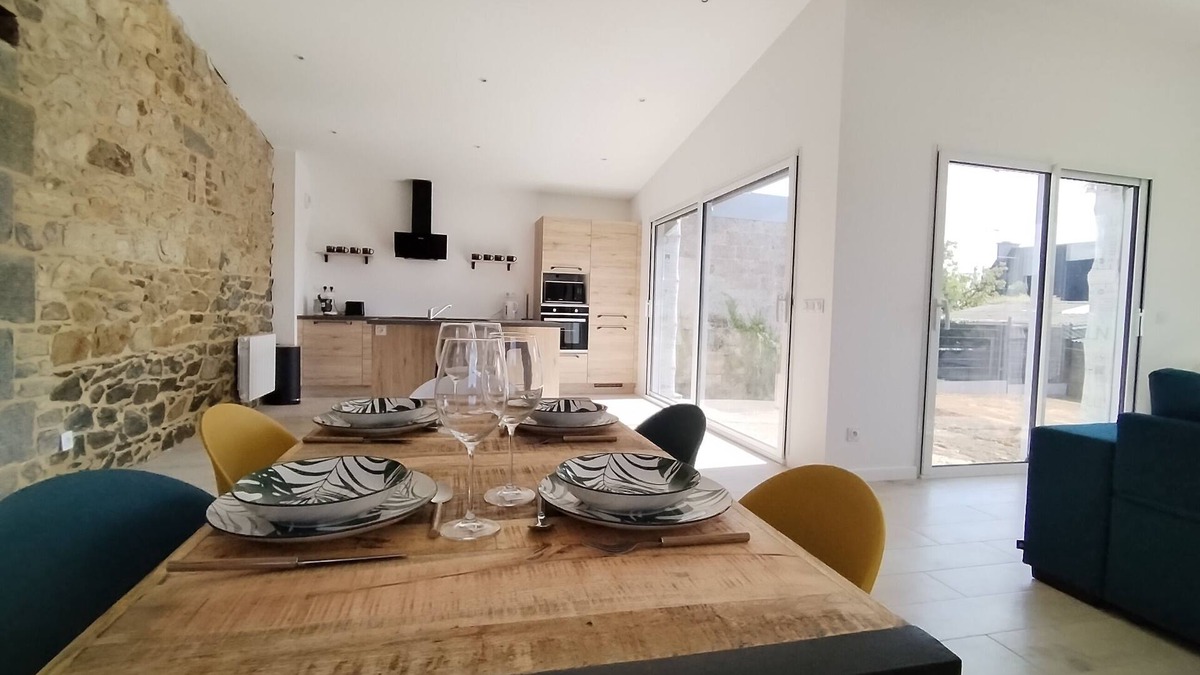 Morieux House | The Bay Stopover