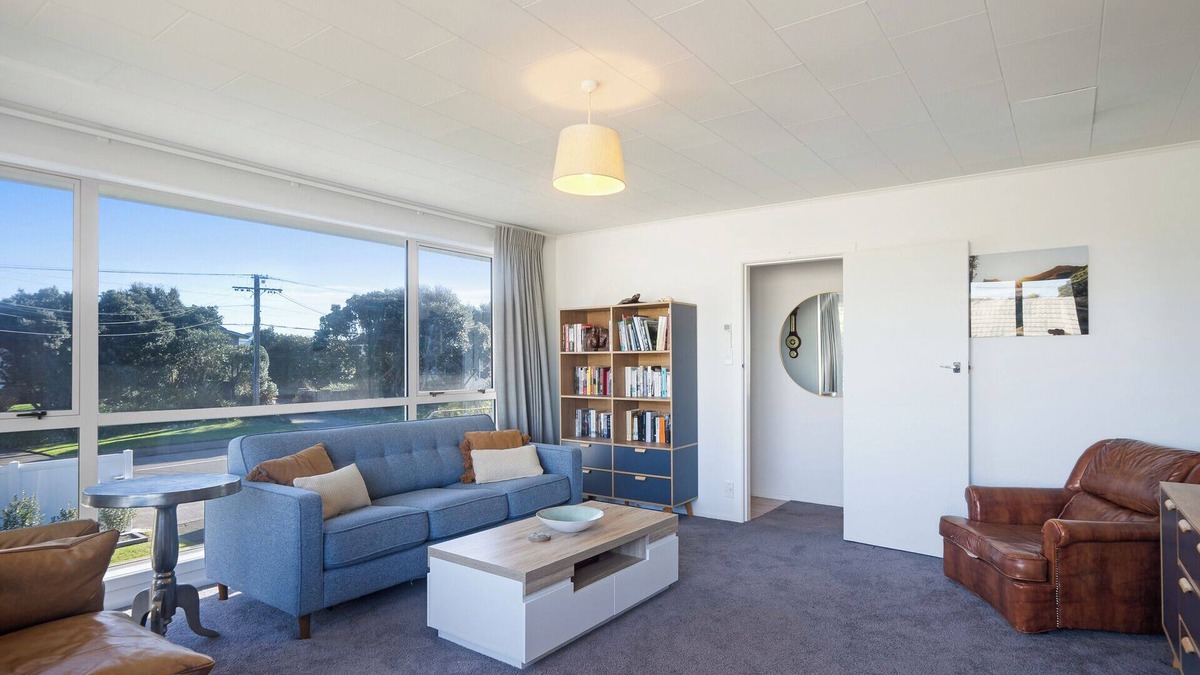 Paraparaumu Beach House | The Beach Base - Paraparaumu Holiday Home