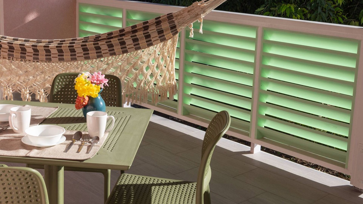 Runaway Bay Apartment | The beach, golf, everything close to our breezy, quiet, comfortable apartments.