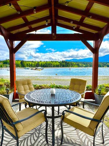 Regional District of Nanaimo House | The Beach House at Deep Bay