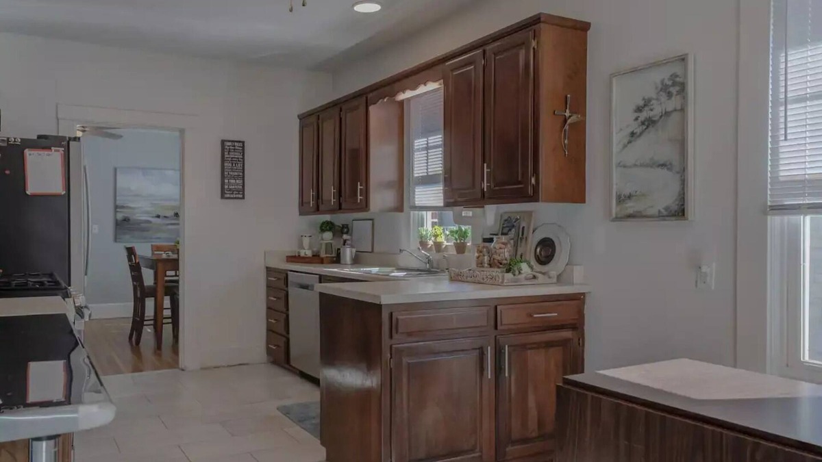 Joplin House | The Beach House Bungalow - Cozy and Peaceful
