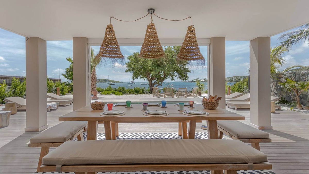 Bellevue House | The Beach House - Direct Access to Pinel Island With our Kayak